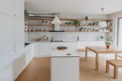 Kuchyně lak mat, pracovní deska Compakt