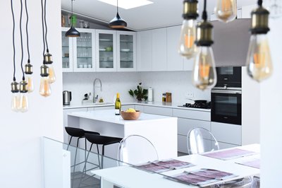 Kuchyně lak mat, pracovní deska Technistone